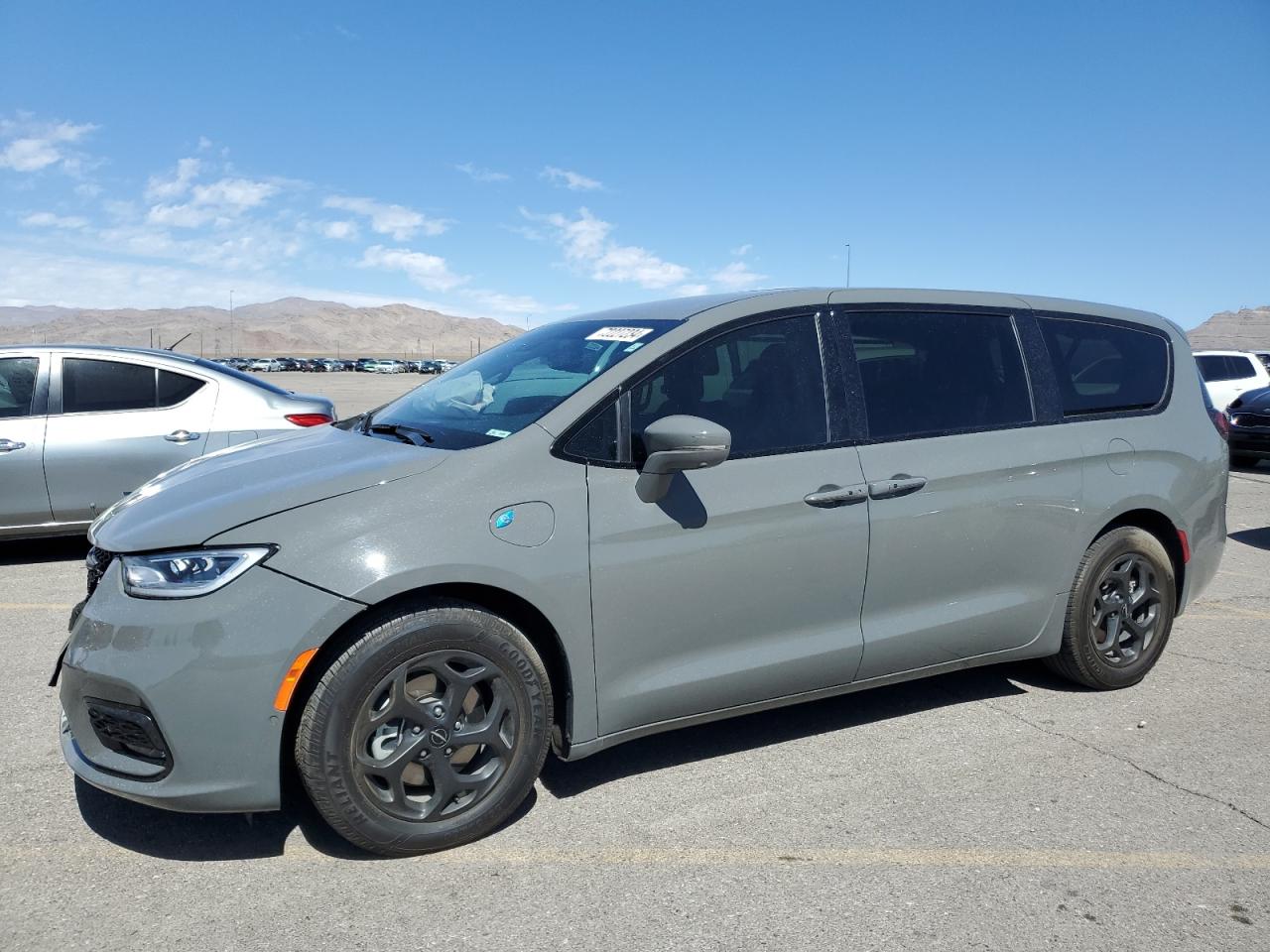 2022 CHRYSLER PACIFICA HYBRID TOURING L VIN:2C4RC1L74NR200731