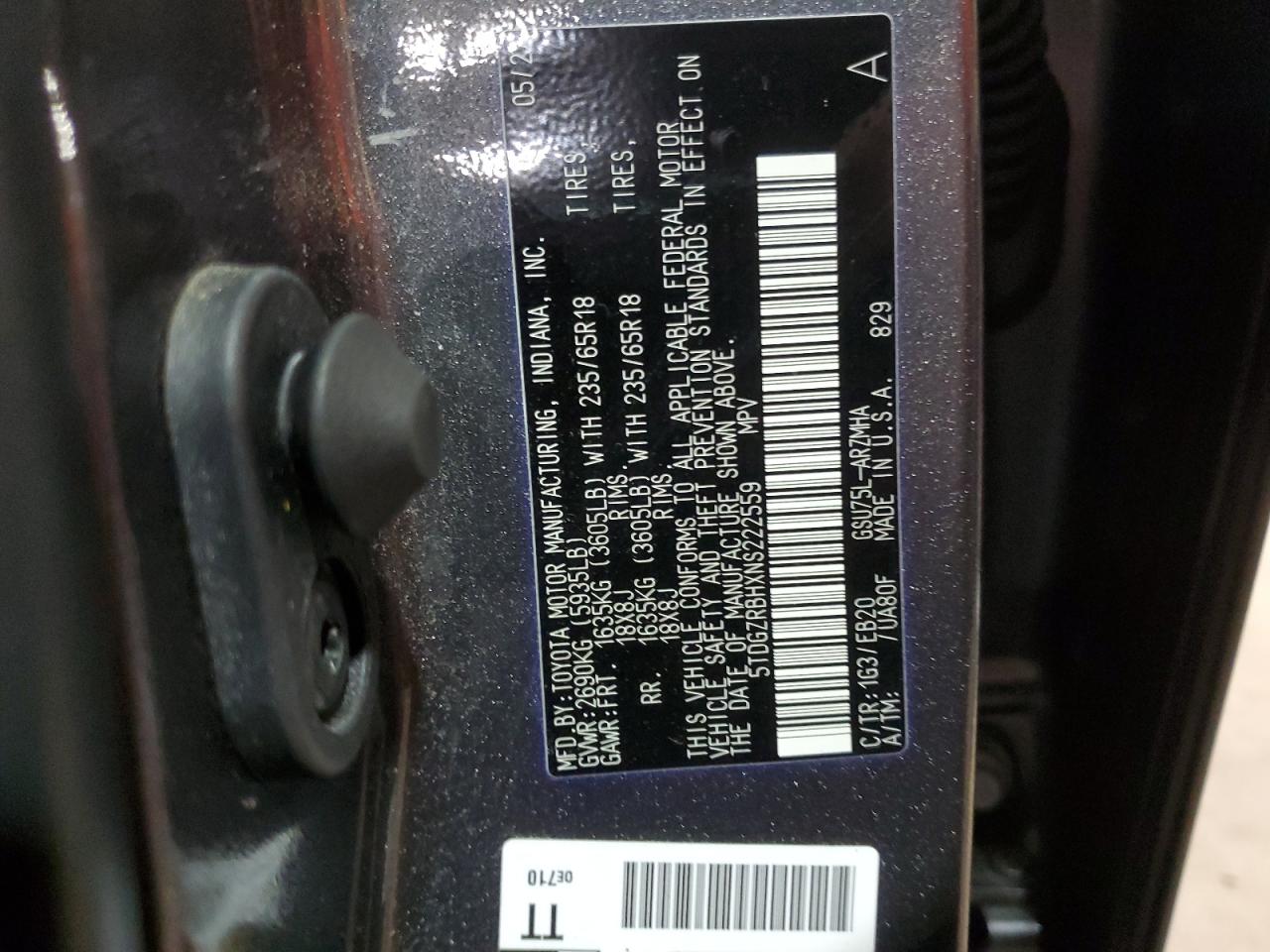 2022 TOYOTA HIGHLANDER XLE VIN:5TDGZRBHXNS222559