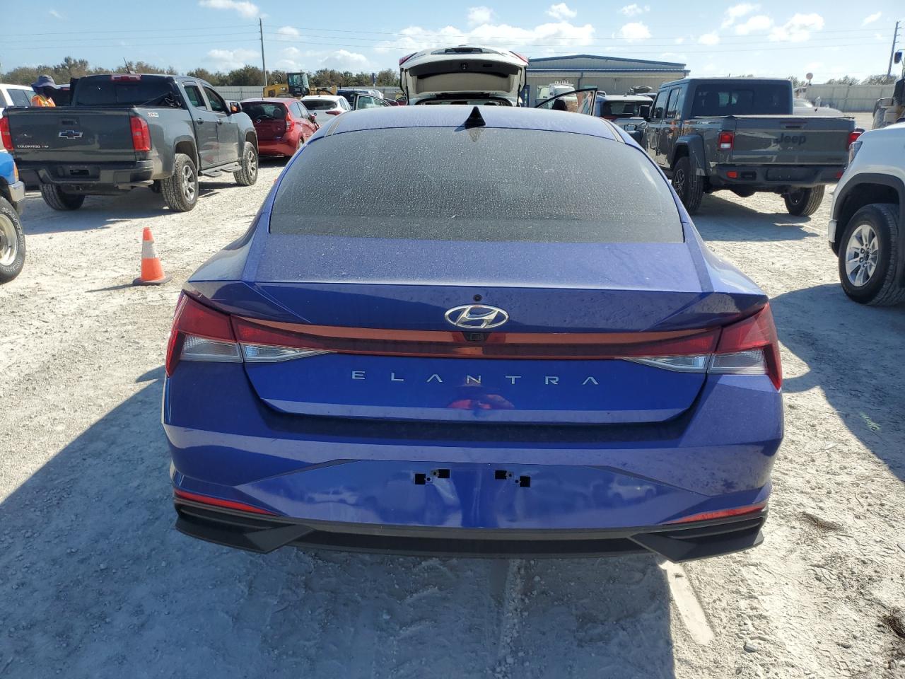 2022 HYUNDAI ELANTRA SEL VIN:KMHLM4AG6NU357375