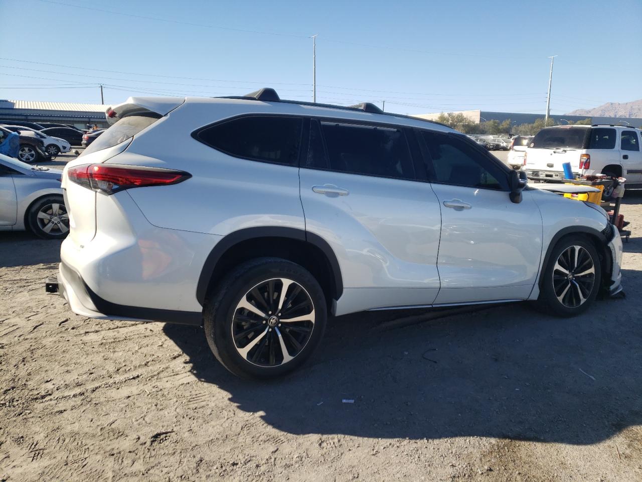 2022 TOYOTA HIGHLANDER XSE VIN:5TDJZRAH8NS099982