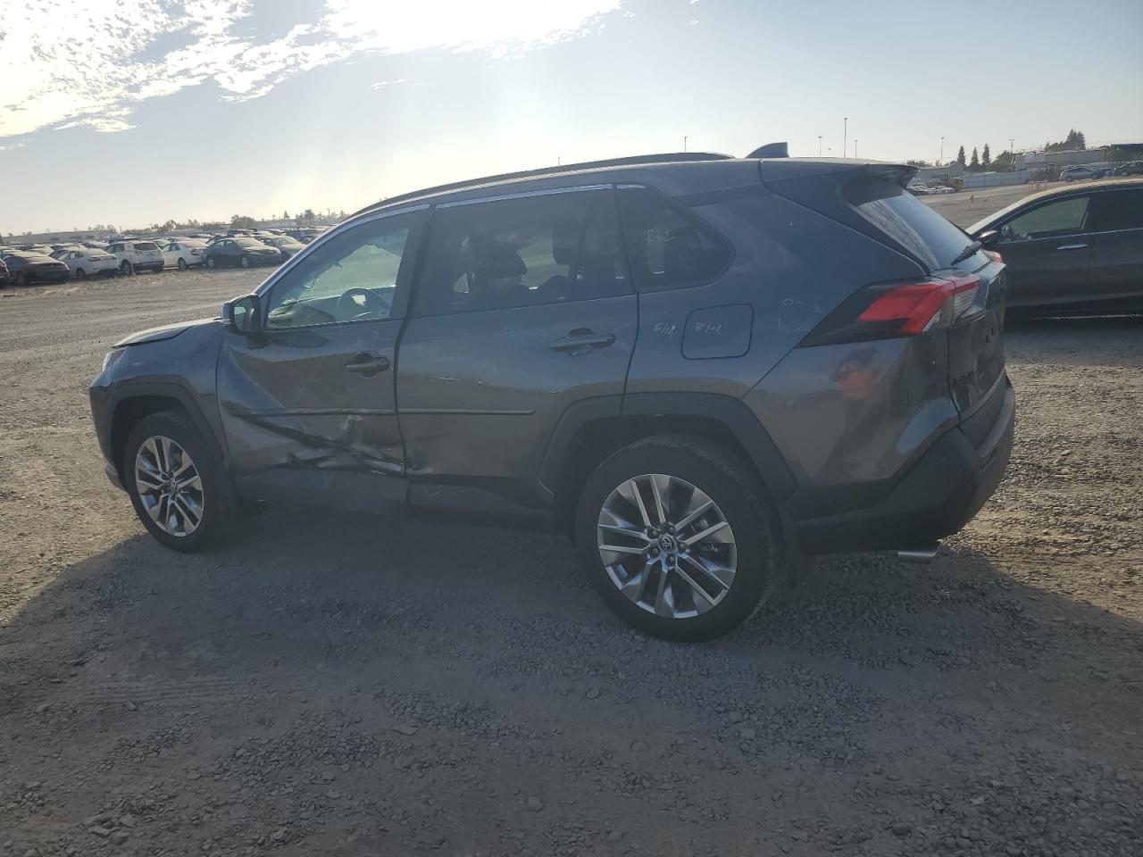 2022 TOYOTA RAV4 XLE PREMIUM VIN:2T3C1RFV7NC205367