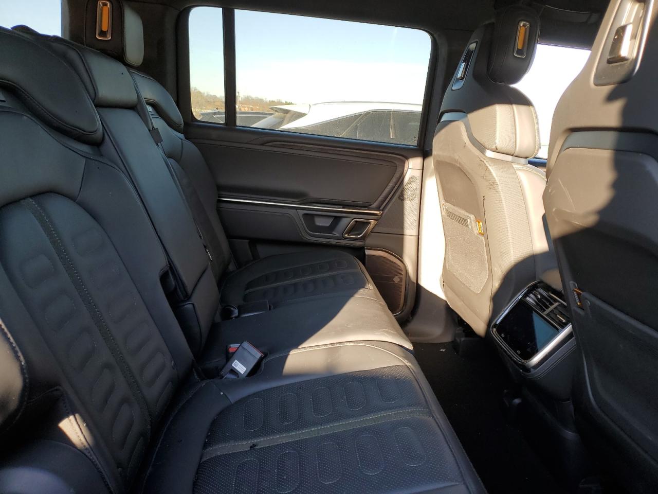 2023 RIVIAN R1S ADVENTURE VIN:7PDSGABAXPN008547