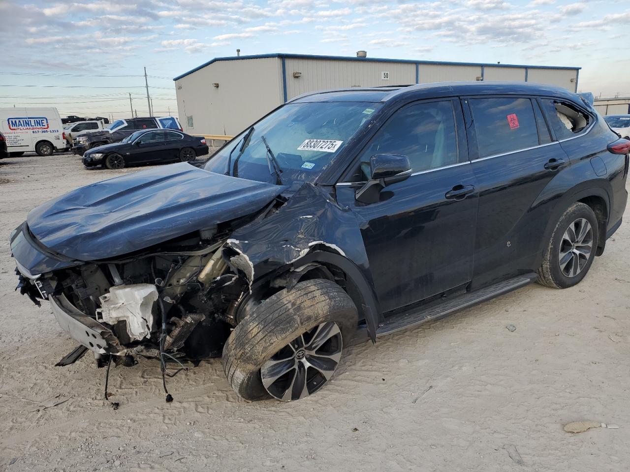 2022 TOYOTA HIGHLANDER XLE VIN:5TDGZRAH2NS141248