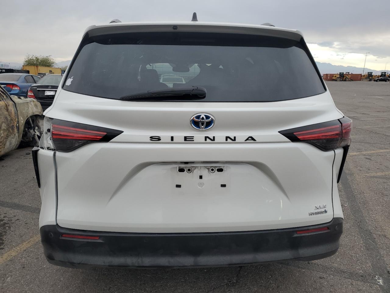 2022 TOYOTA SIENNA XLE VIN:5TDJRKEC2NS133436