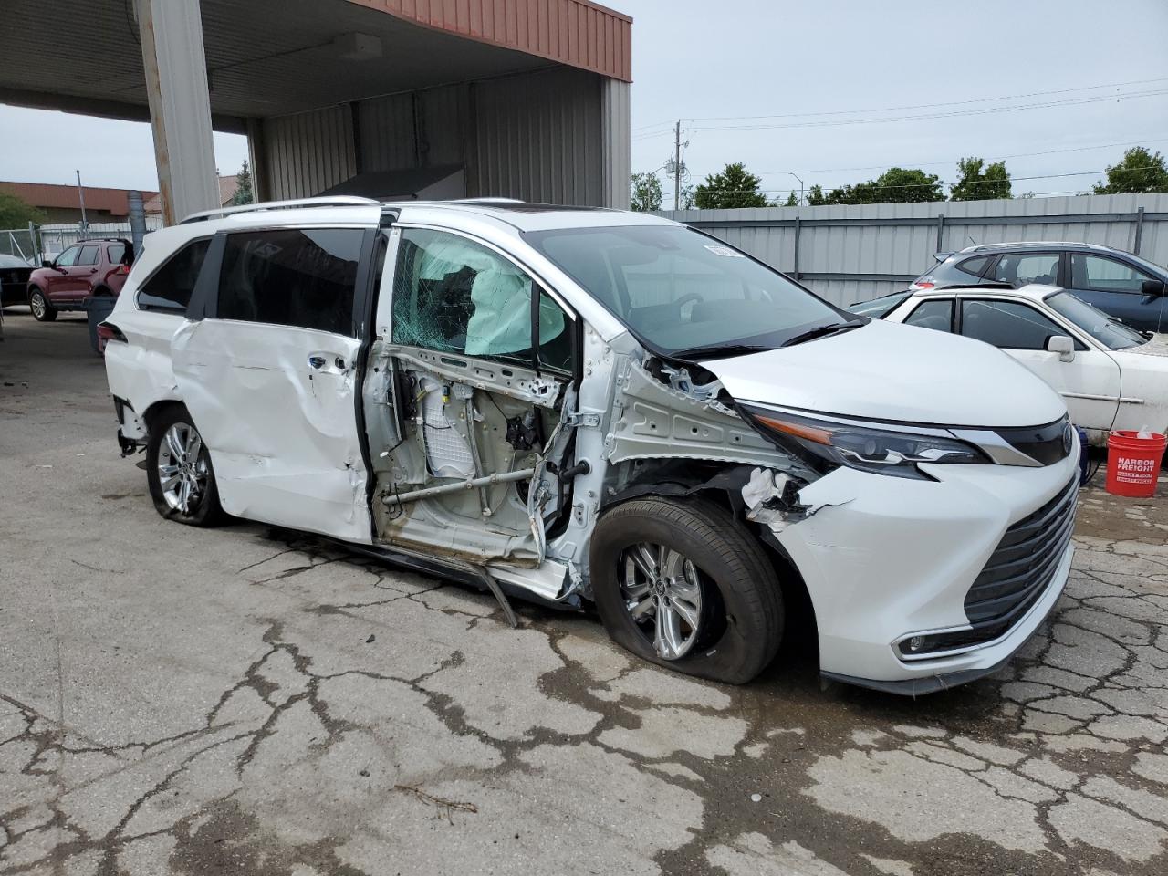 2024 TOYOTA SIENNA LIMITED VIN:5TDESKFC6RS121719