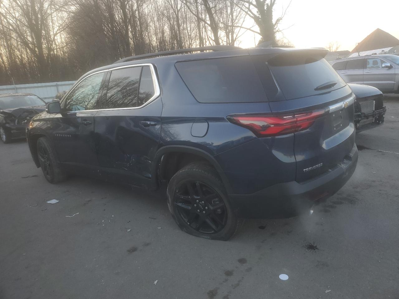 2022 CHEVROLET TRAVERSE LT VIN:1GNERGKW9NJ170209