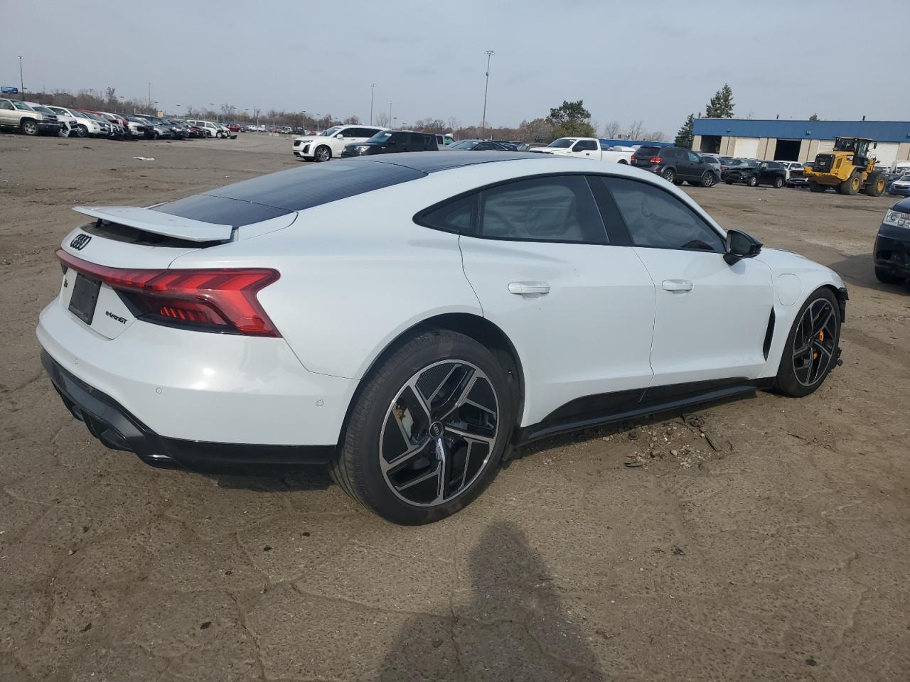 2024 AUDI RS E-TRON GT  VIN:WAUBHBFW5R7900466