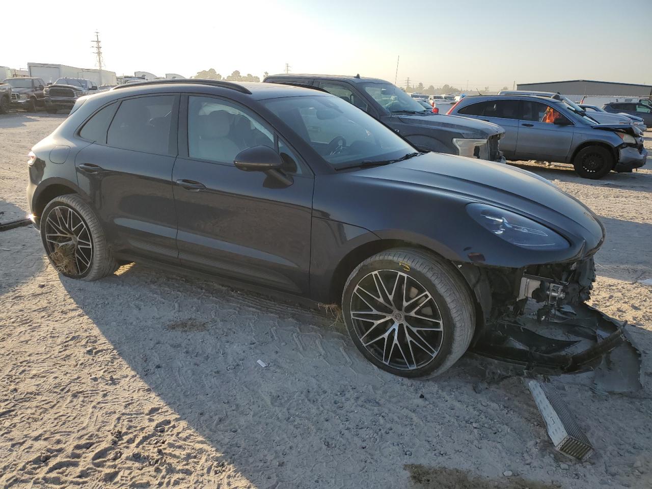 2022 PORSCHE MACAN  VIN:WP1AA2A59NLB00450