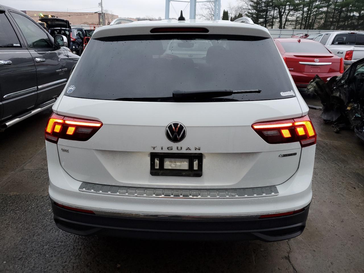 2022 VOLKSWAGEN TIGUAN SE VIN:3VV2B7AX3NM018537