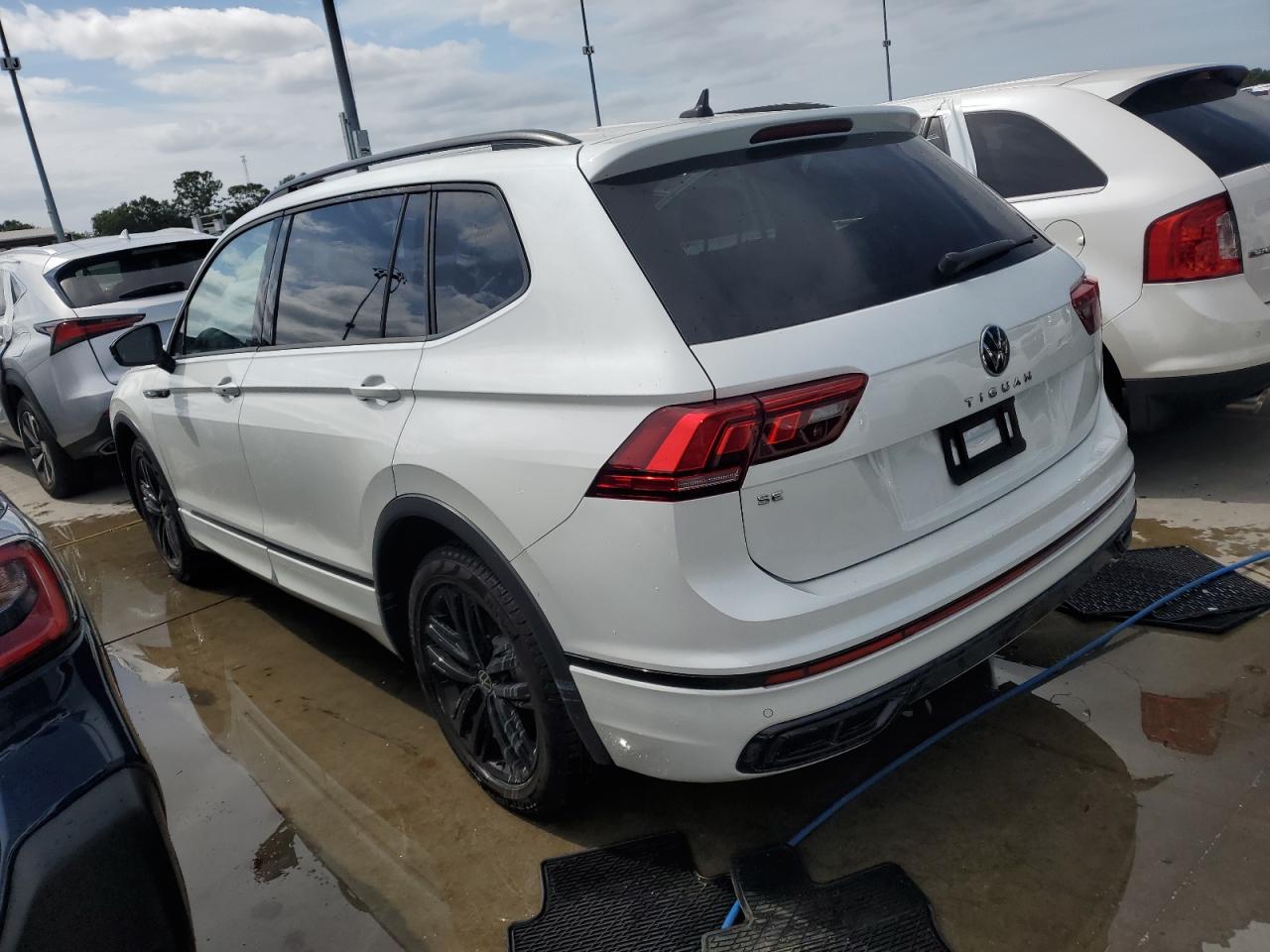 2022 VOLKSWAGEN TIGUAN SE R-LINE BLACK VIN:3VVCB7AX7NM147336
