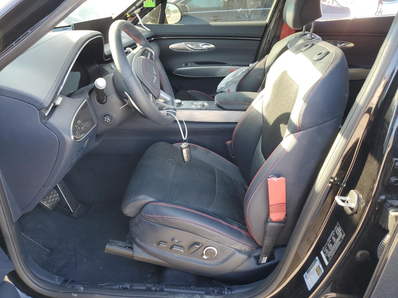 2024 GENESIS GV70 BASE VIN:5NMMADTB9RH005682