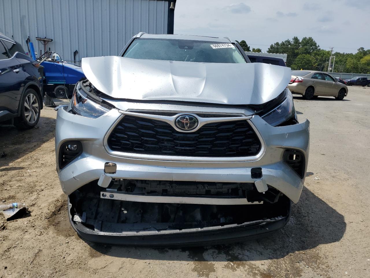 2022 TOYOTA HIGHLANDER XLE VIN:5TDGZRAHXNS090890