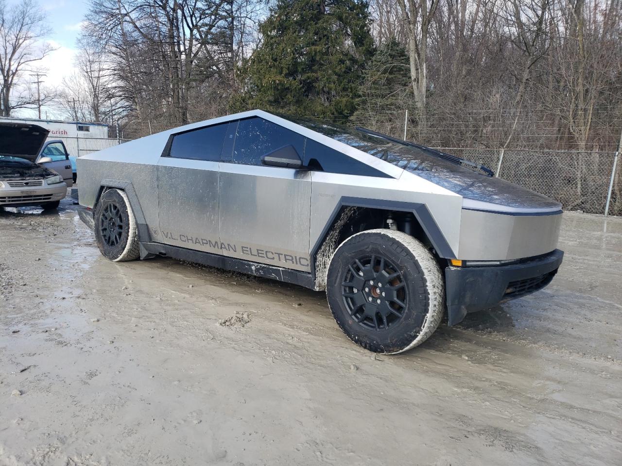 2024 TESLA CYBERTRUCK  VIN:7G2CEHED6RA006192