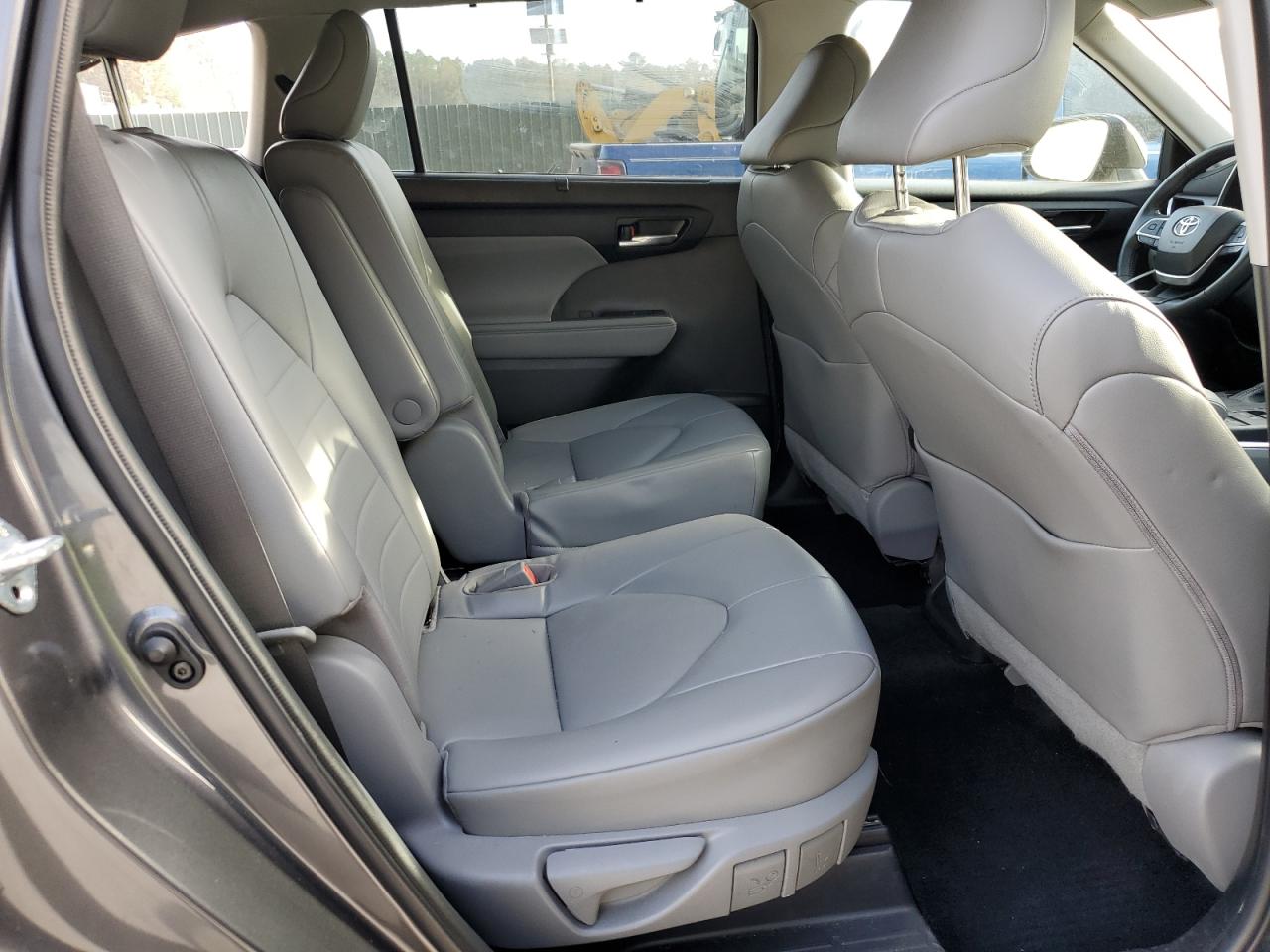 2022 TOYOTA HIGHLANDER XLE VIN:5TDGZRAH7NS556775