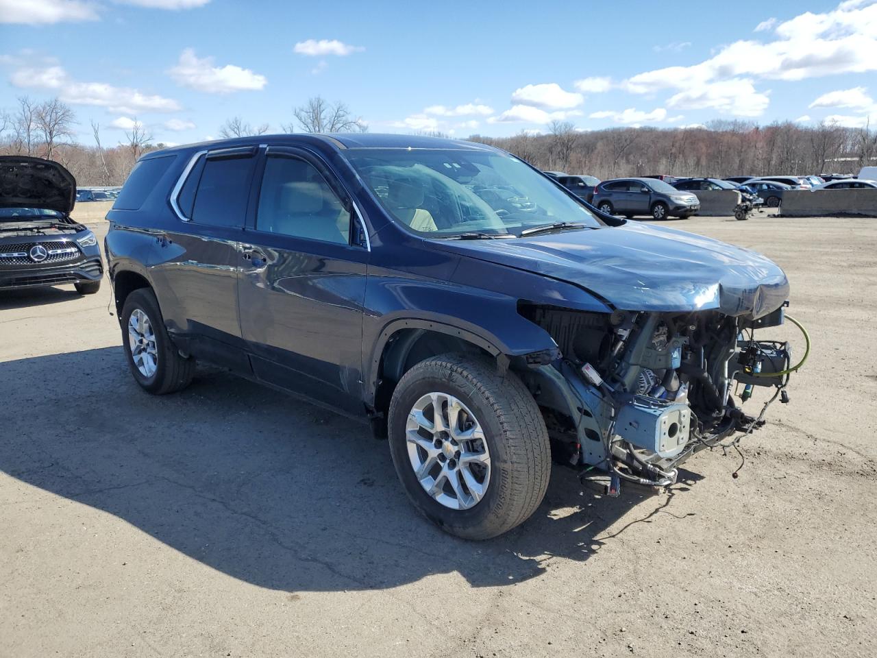 2022 CHEVROLET TRAVERSE LS VIN:1GNEVFKW8NJ193745