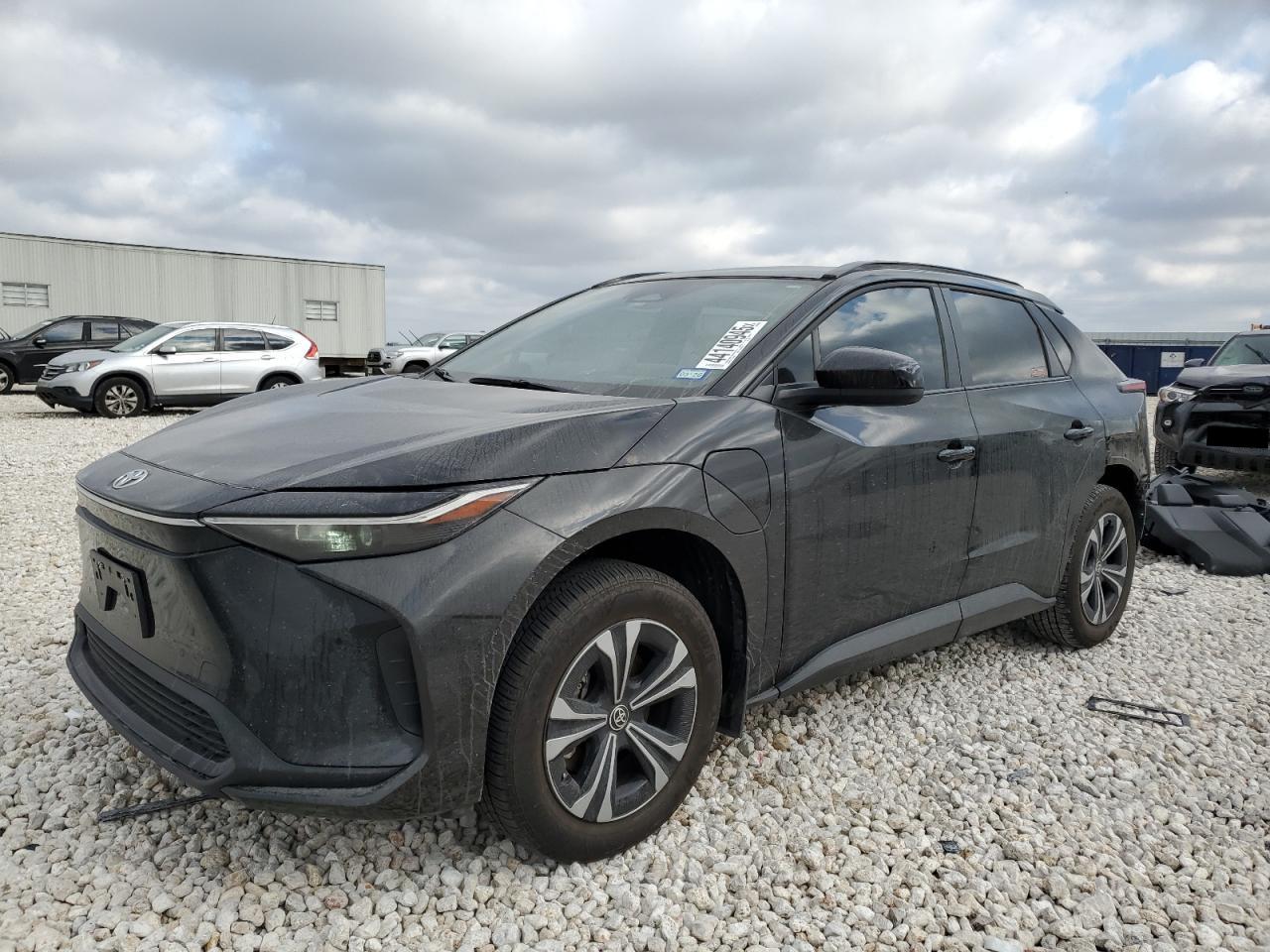2024 TOYOTA BZ4X XLE VIN:JTMAAAAA9RA031740