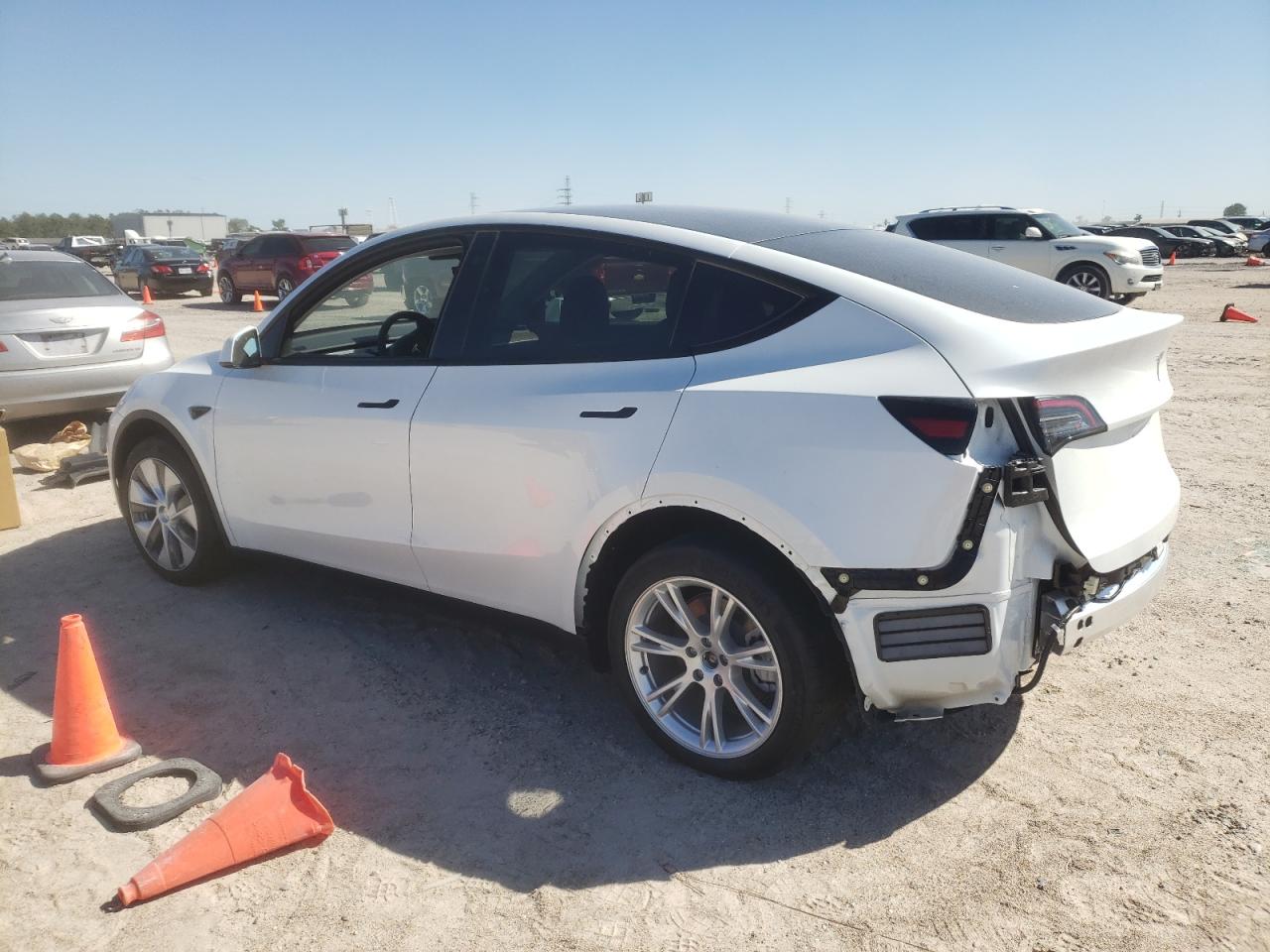 2023 TESLA MODEL Y  VIN:7SAYGDEE9PA093378