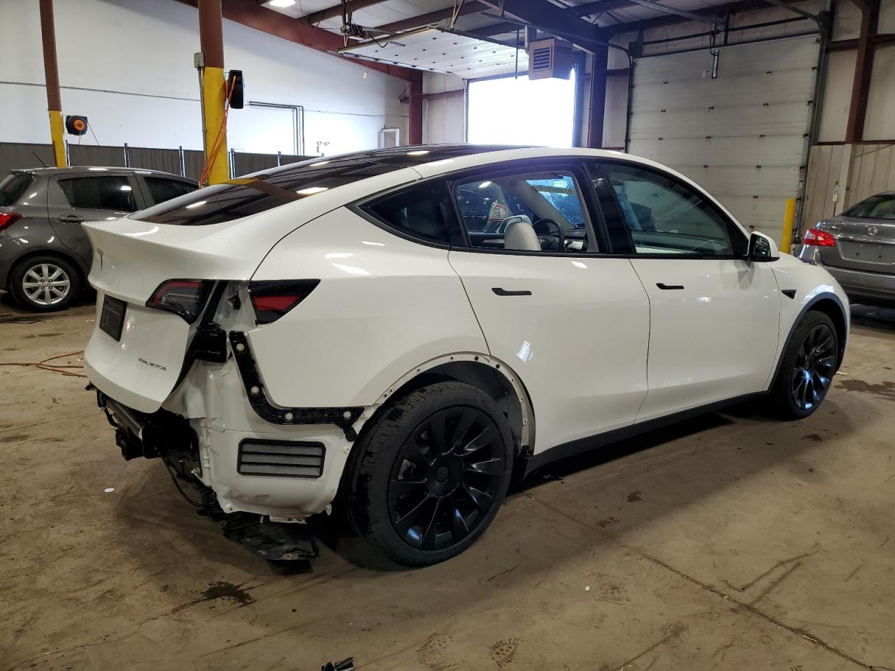 2023 TESLA MODEL Y  VIN:7SAYGDEE8PF783223