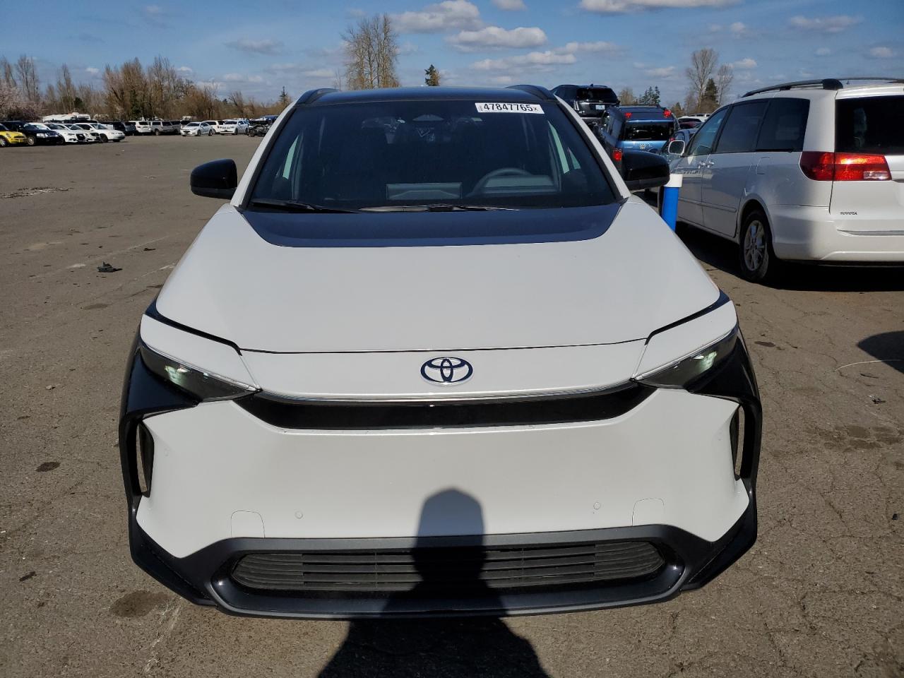 2024 TOYOTA BZ4X XLE VIN:JTMABACA4RA085313