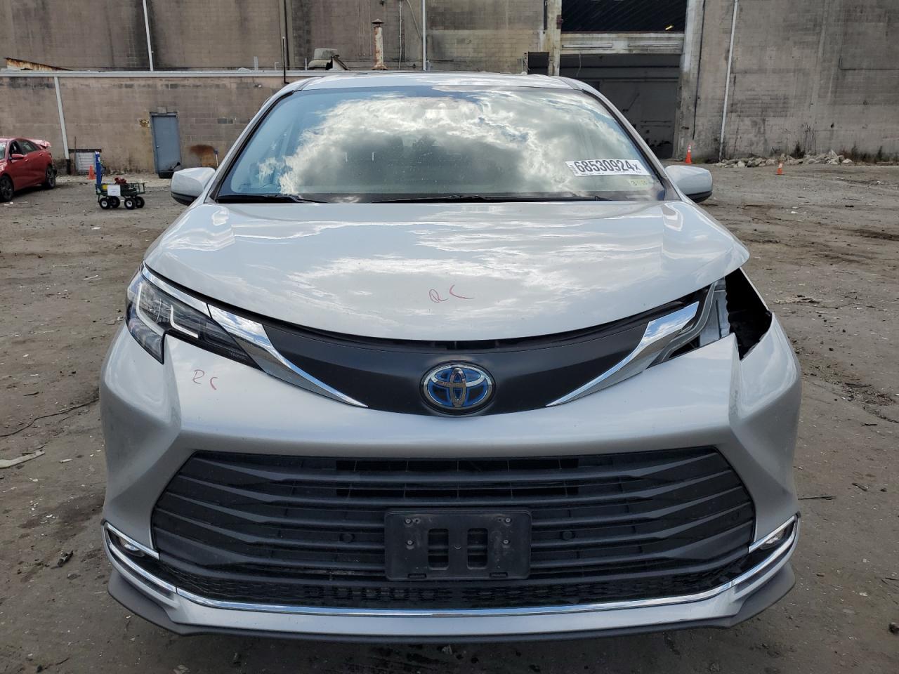 2022 TOYOTA SIENNA XLE VIN:5TDJRKEC6NS091952