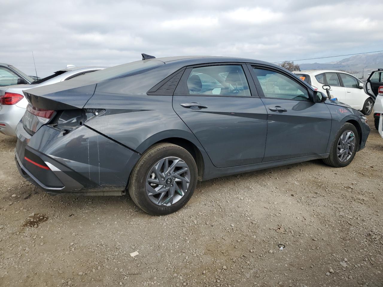 2024 HYUNDAI ELANTRA SEL VIN:KMHLM4DG6RU756871