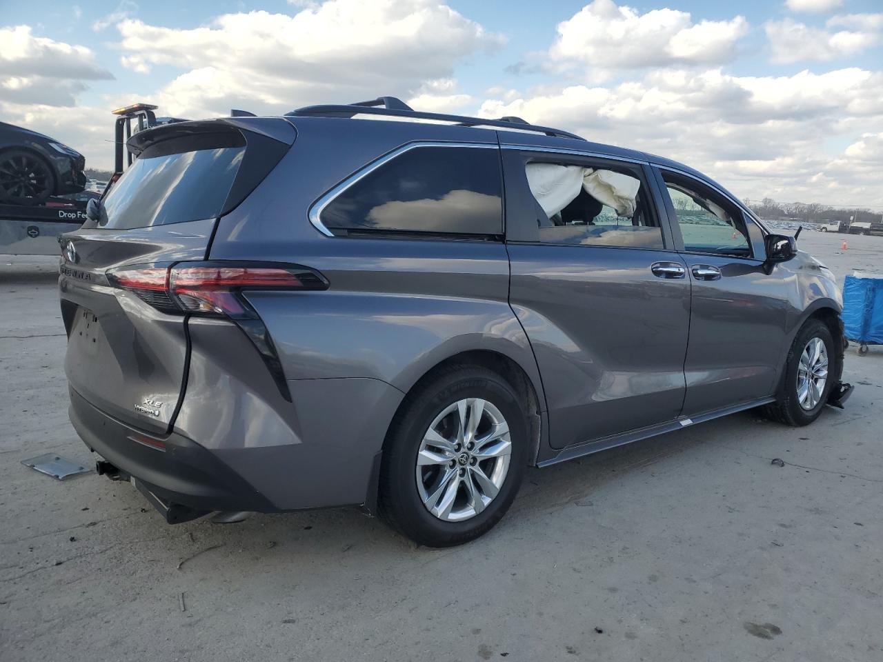 2022 TOYOTA SIENNA XLE VIN:5TDJRKECXNS090870