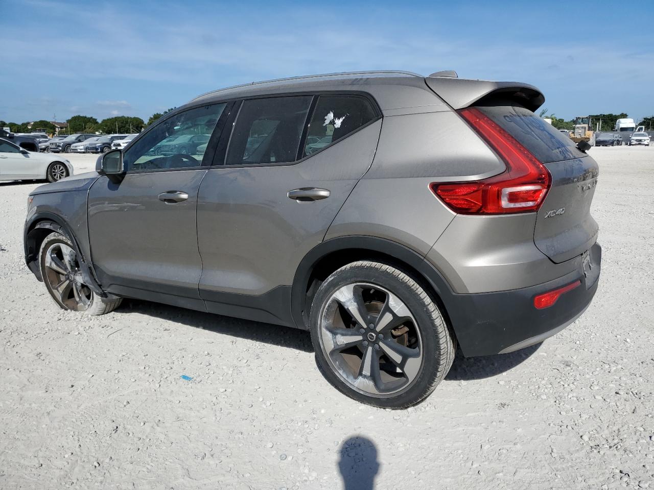 2022 VOLVO XC40 T5 MOMENTUM VIN:YV4162UK4N2790535