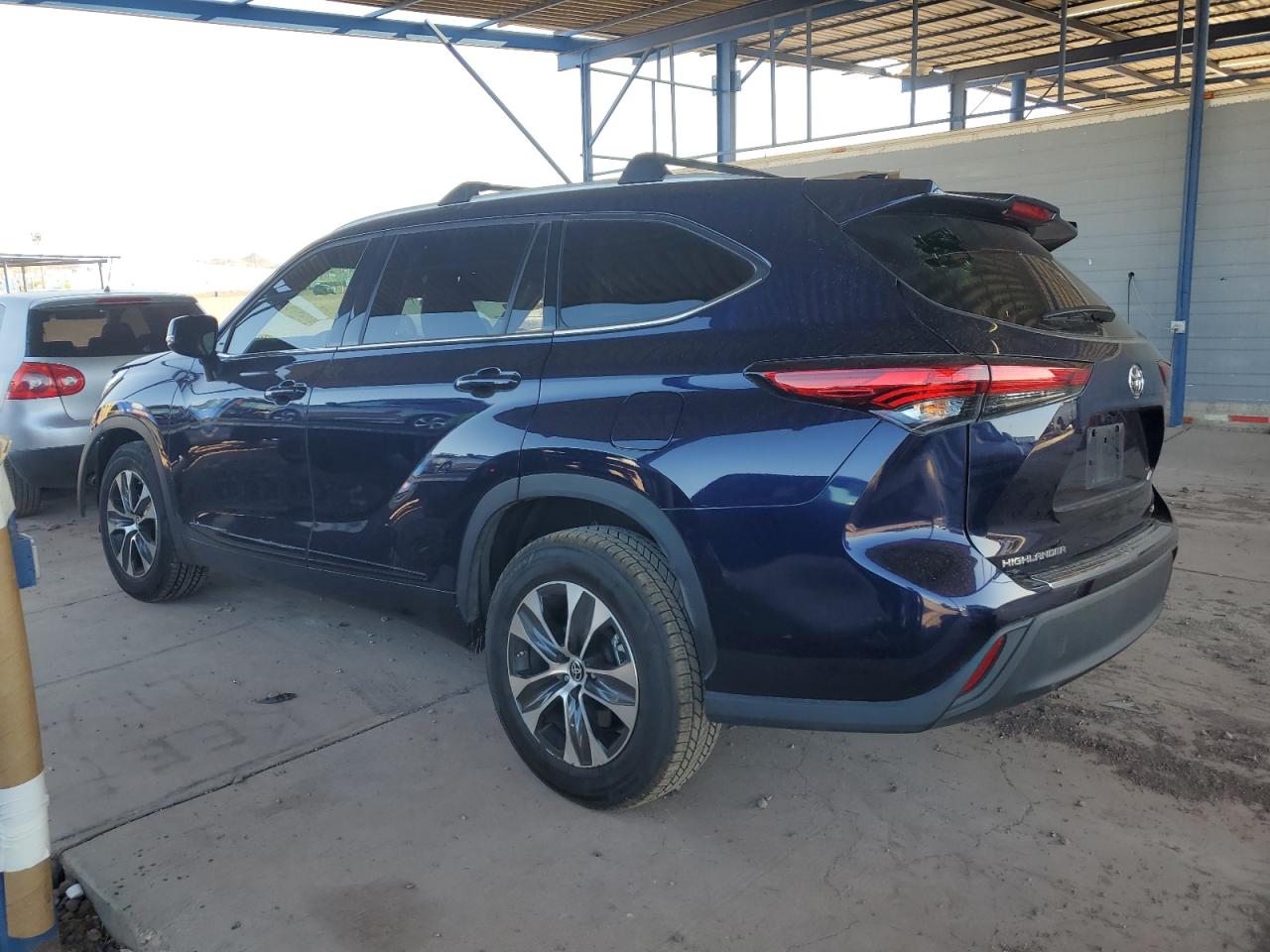 2022 TOYOTA HIGHLANDER XLE VIN:5TDHZRAH9NS093896