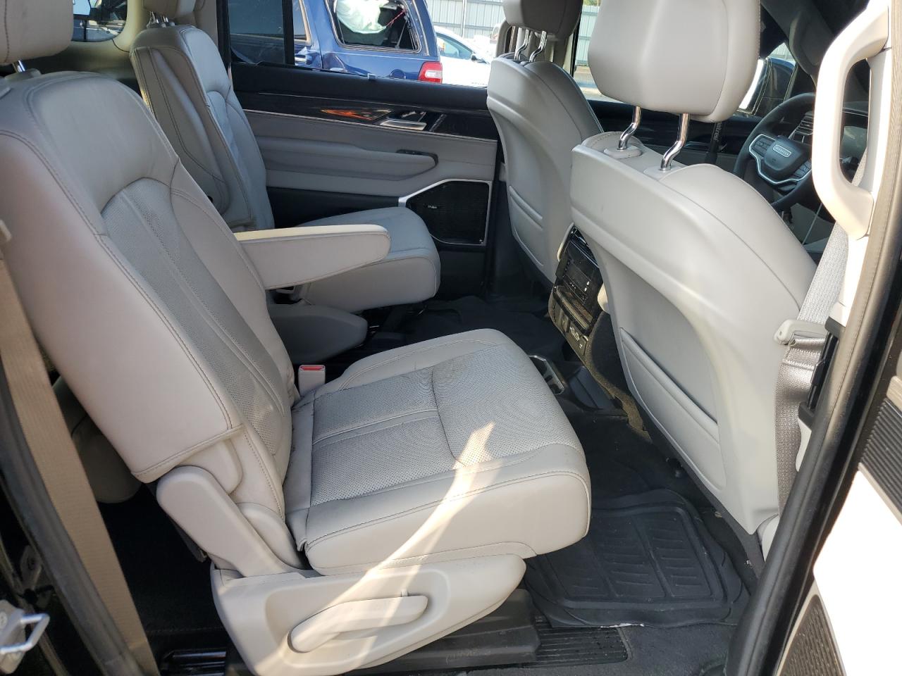 2022 JEEP WAGONEER SERIES III VIN:1C4SJUDT1NS146260