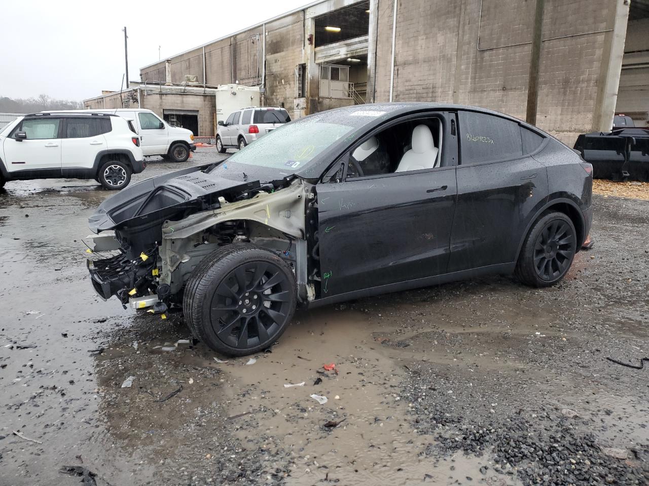 2023 TESLA MODEL Y  VIN:7SAYGAEE7PF839585