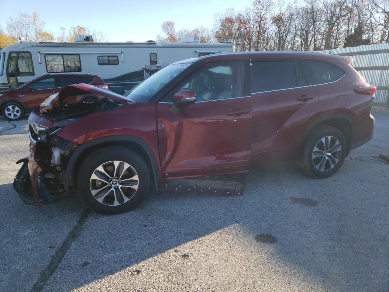 2022 TOYOTA HIGHLANDER XLE VIN:5TDGZRBH4NS183905
