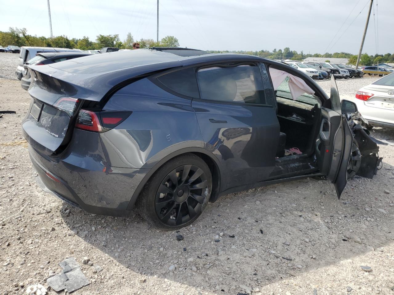 2022 TESLA MODEL Y  VIN:7SAYGDEE4NA019623