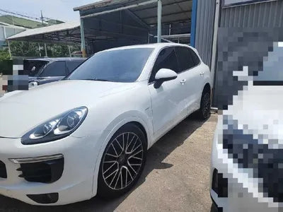 2015 Porsche Cayenne VIN: