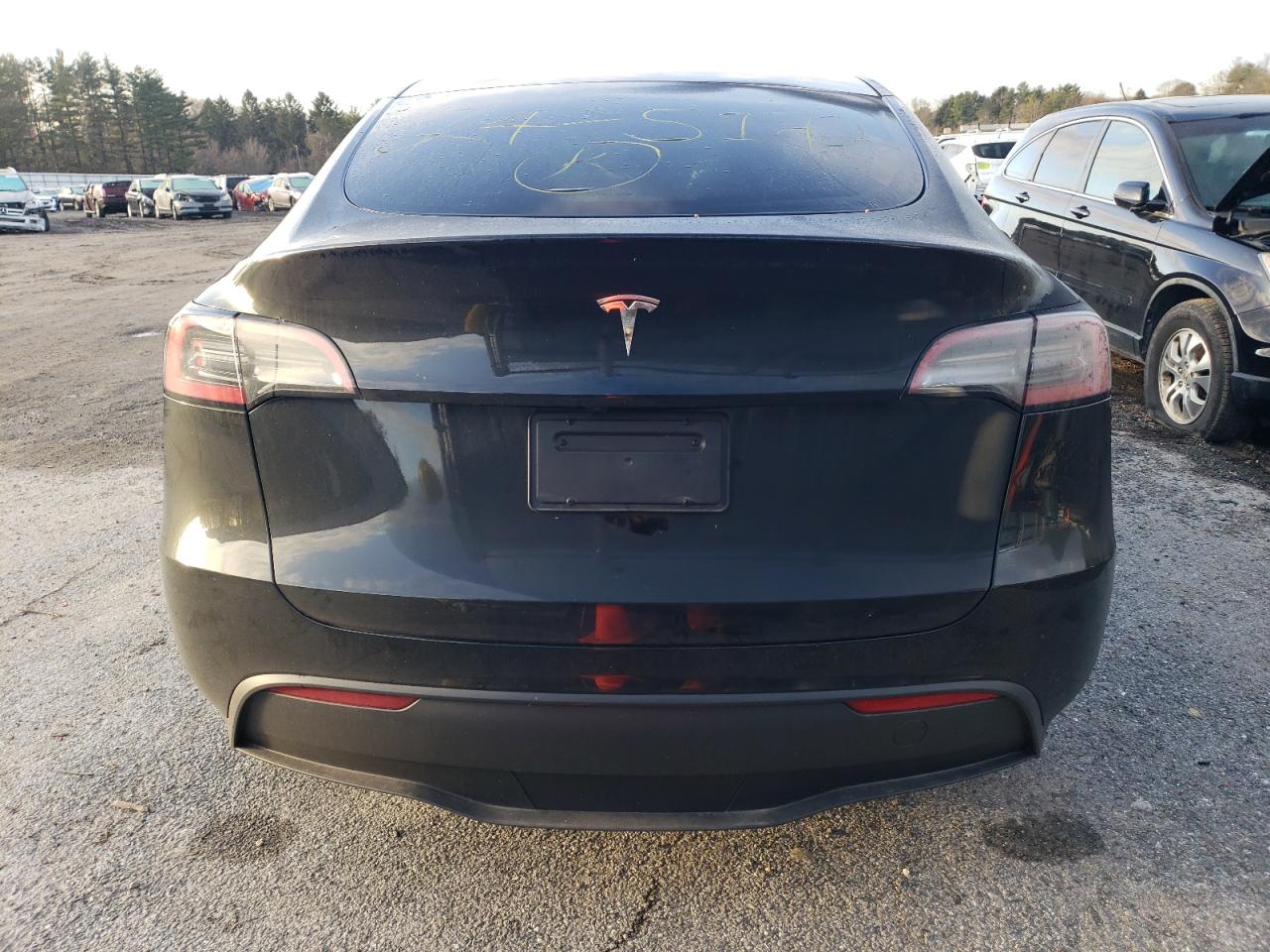 2024 TESLA MODEL Y  VIN:7SAYGDED5RF158563