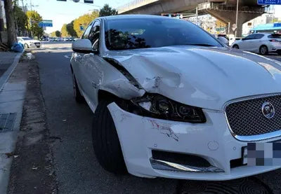 2015 Jaguar XF VIN: