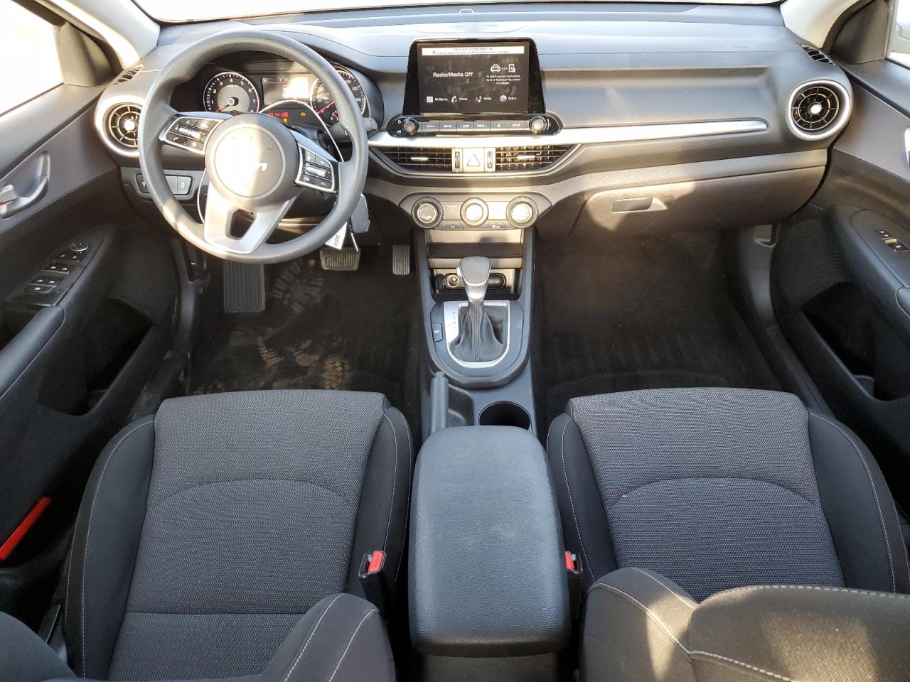 2022 KIA FORTE FE VIN:3KPF24AD8NE425347