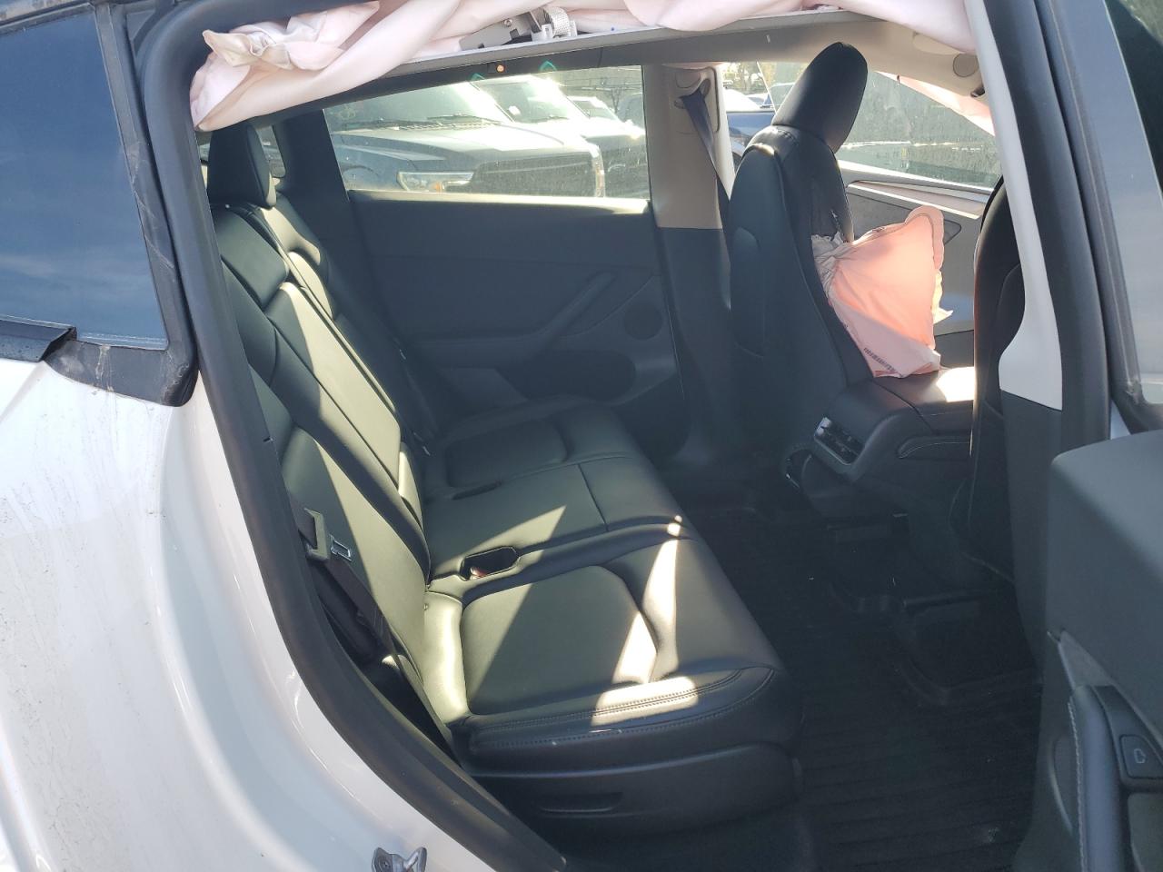 2024 TESLA MODEL Y  VIN:7SAYGAEE8RF037176