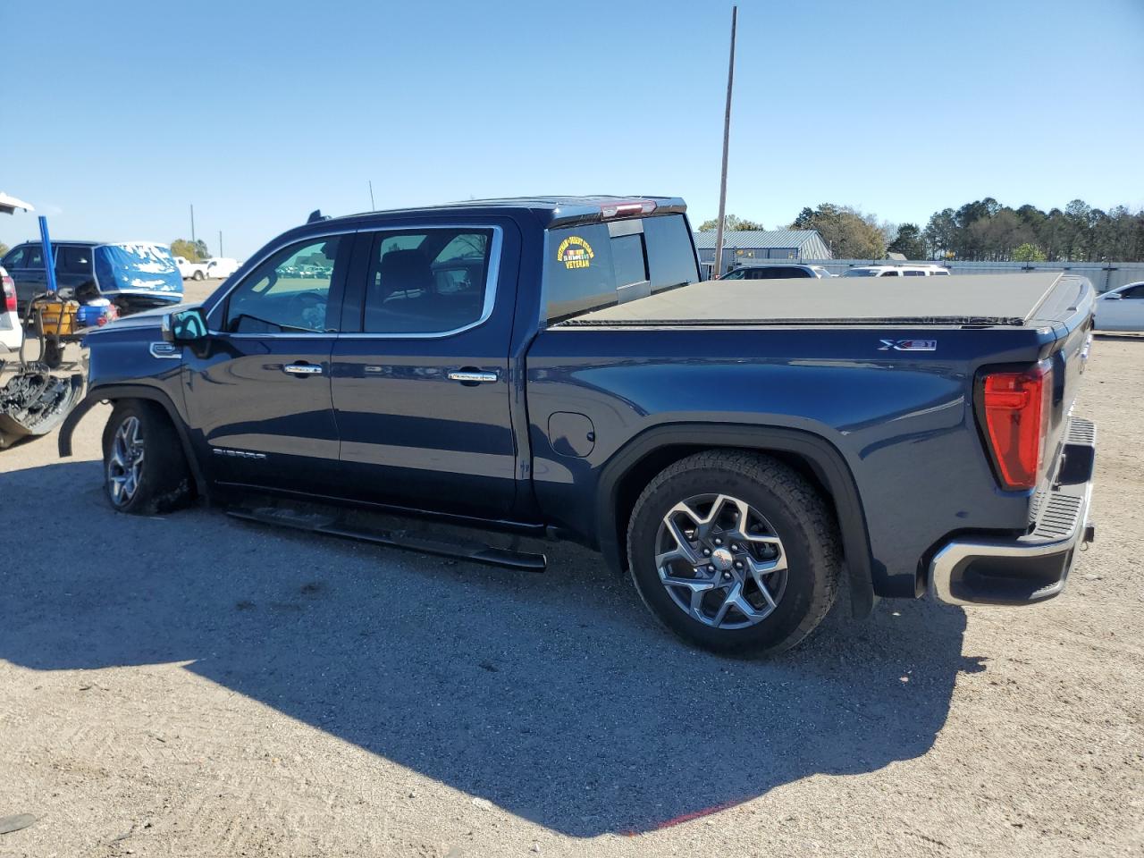 2022 GMC SIERRA K1500 SLT VIN:1GTUUDED8NZ643367