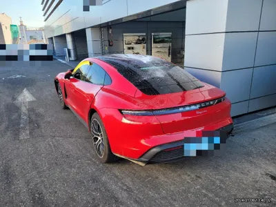 2022 Porsche Taycan VIN: