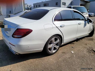 2016 Mercedes-Benz E 220 VIN: