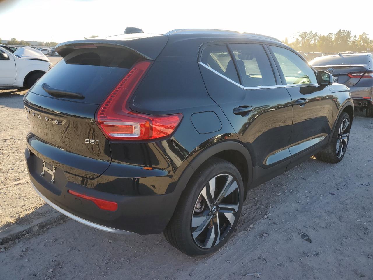 2024 VOLVO XC40 ULTIMATE VIN:YV4L12UF0R2313942