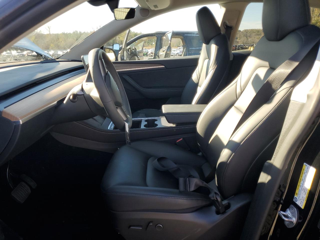 2024 TESLA MODEL Y  VIN:7SAYGDEE4RA220766
