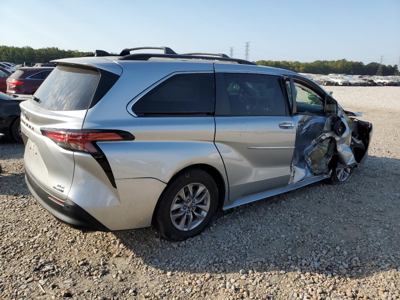 2022 TOYOTA SIENNA XLE VIN:5TDYRKEC4NS081483