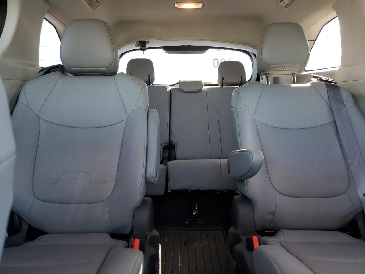 2022 TOYOTA SIENNA XLE VIN:5TDJSKFC3NS060127