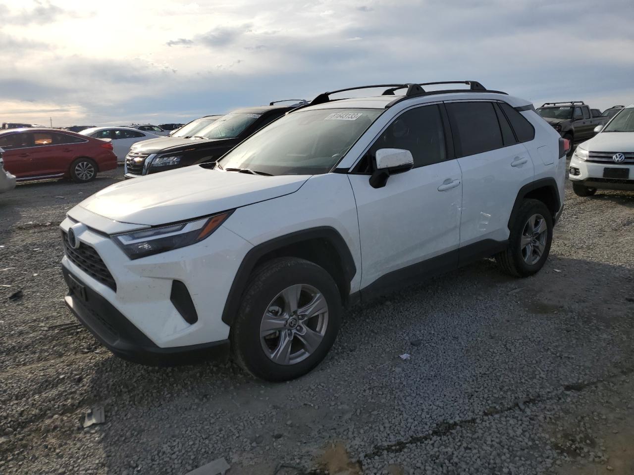 2022 TOYOTA RAV4 XLE VIN:2T3P1RFV6NW274356