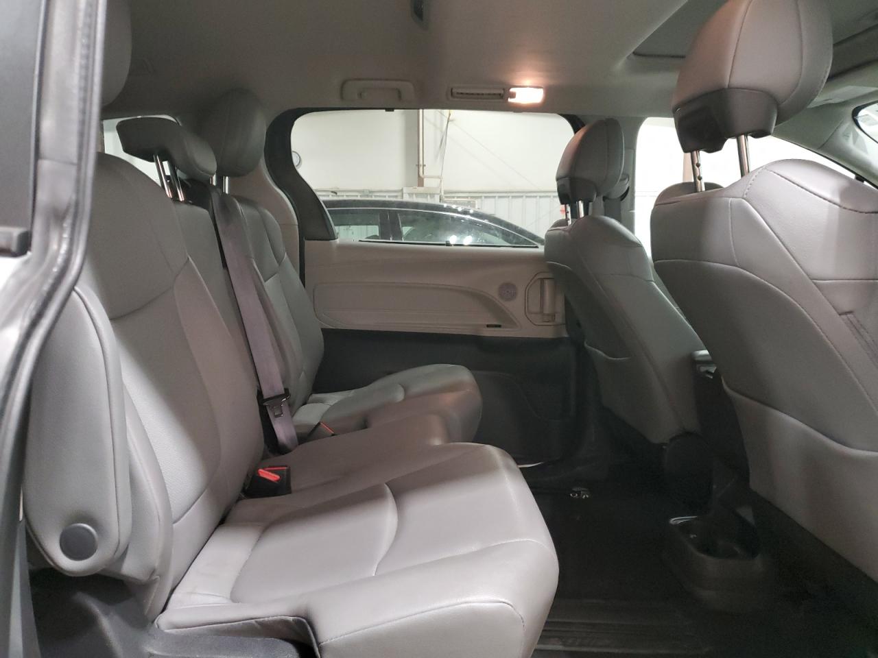 2022 TOYOTA SIENNA XLE VIN:5TDYRKEC9NS081950