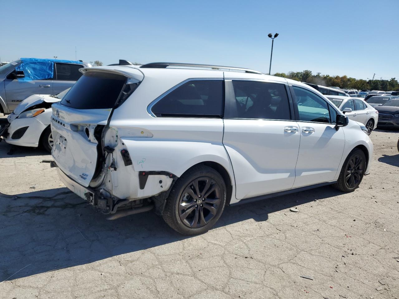 2022 TOYOTA SIENNA XSE VIN:5TDDRKEC7NS111588