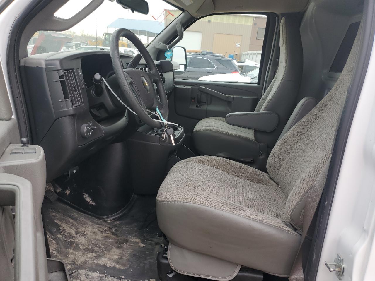 2024 CHEVROLET EXPRESS G2500  VIN:1GCWGAF76R1103432