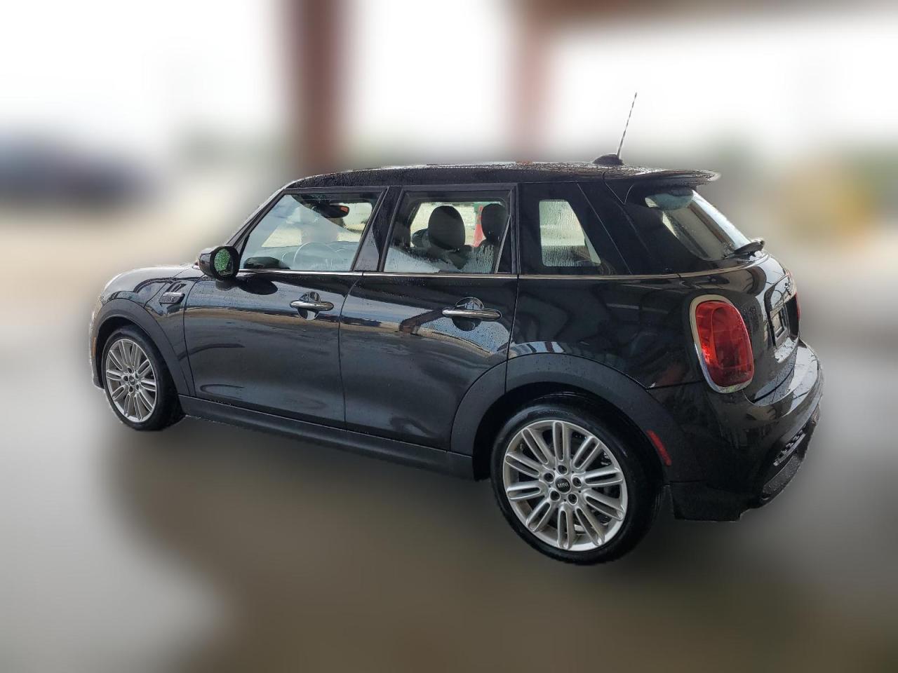 2024 MINI COOPER S VIN:WMW53DK04R2V43769