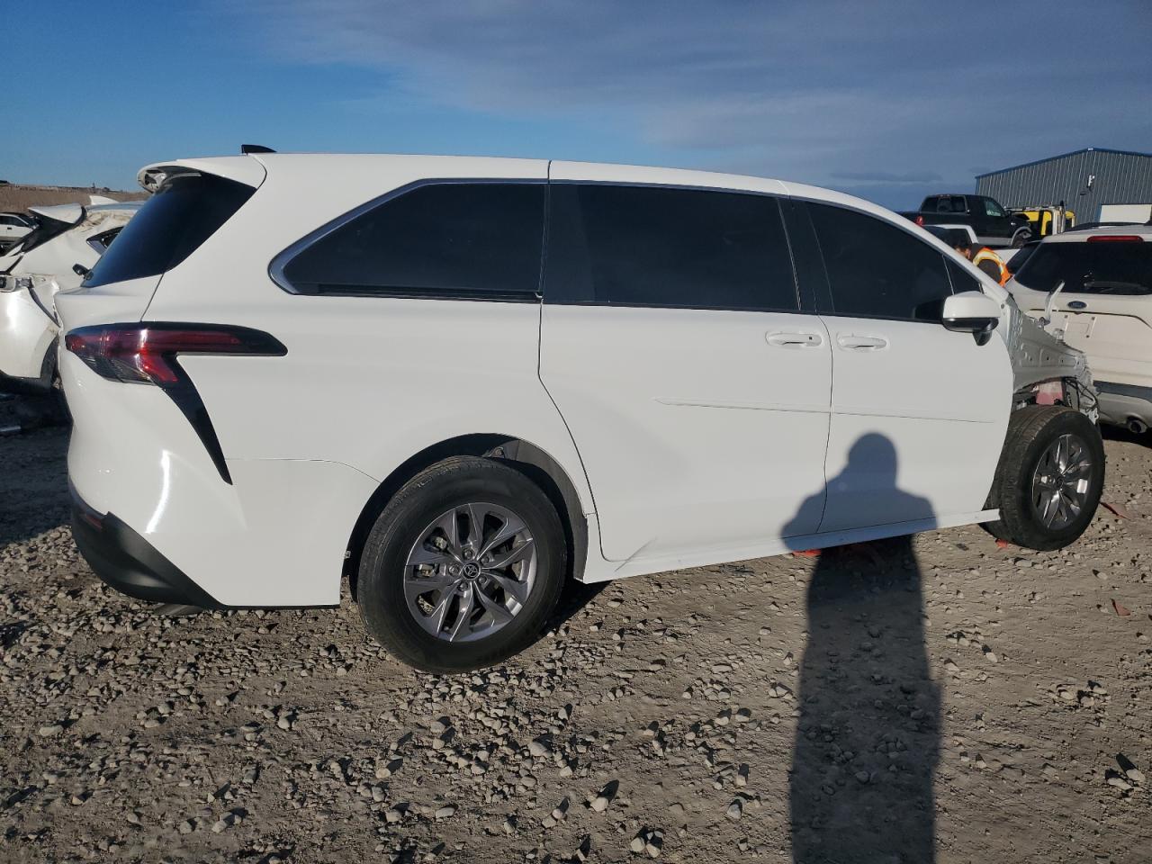 2022 TOYOTA SIENNA LE VIN:5TDKSKFC5NS055967